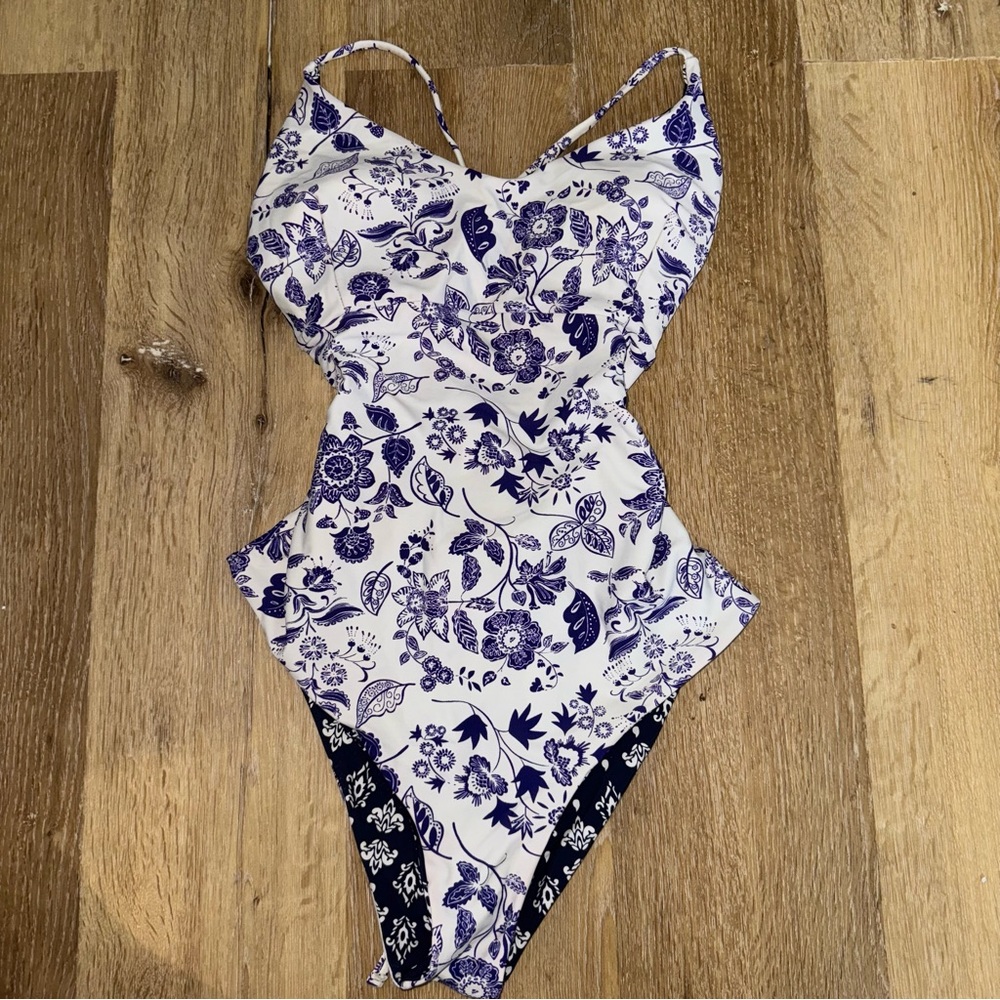 Cupshe Reversible Light Up the Night One-Piece Swimsuit